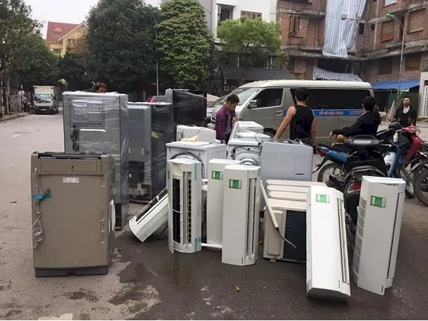 Thu mua máy lạnh tủ đứng thanh lý giá cao tại Tân Uyên